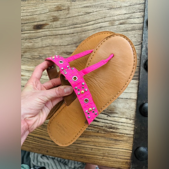 Summer vibrant pink leather sandals - Picture 2 of 7